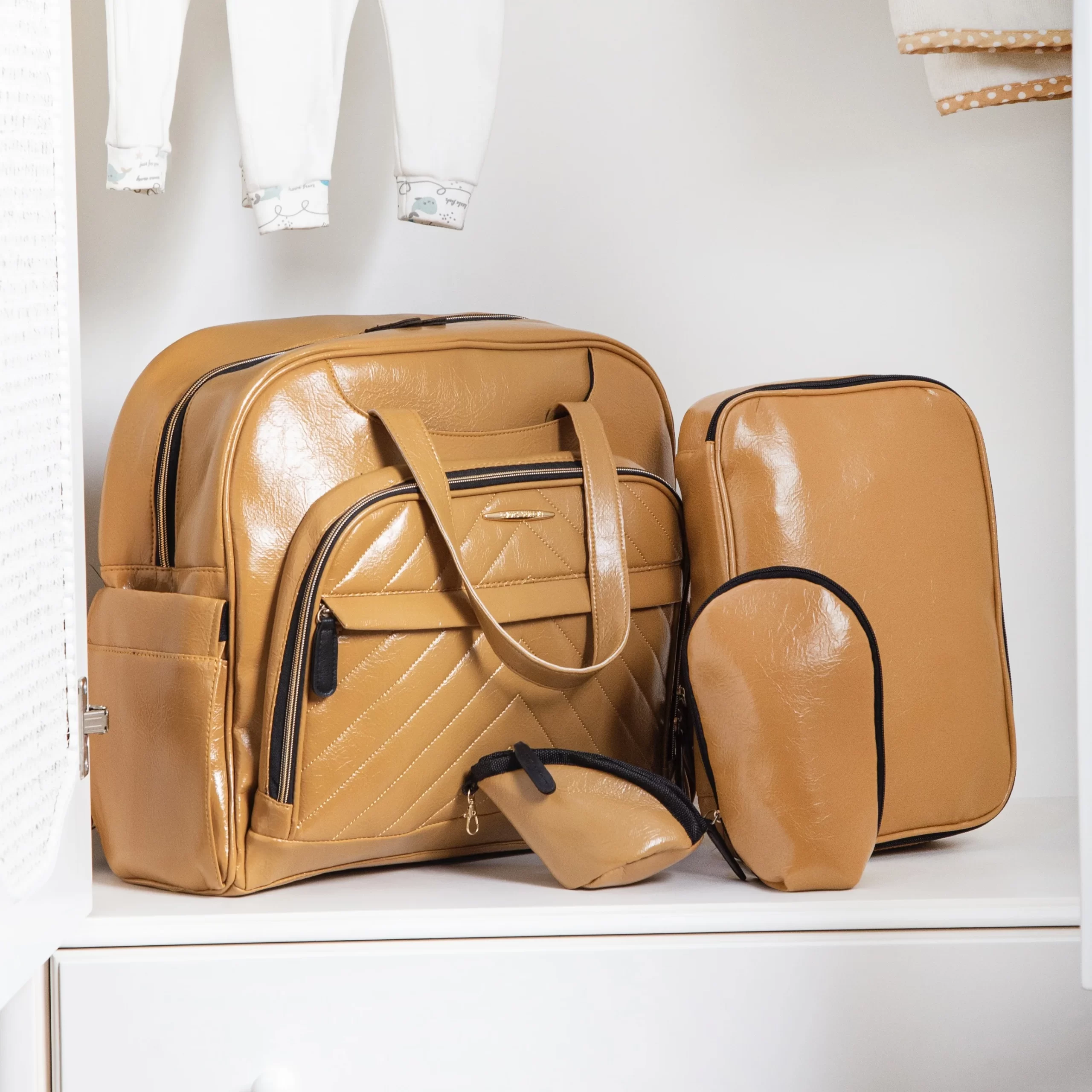 ساک لوازم نوزاد تمام چرم ویانا ساک لوازم نوزاد تمام چرم