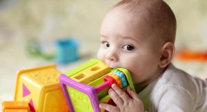 اسباب بازی مناسب نوازاد و خوردسال
